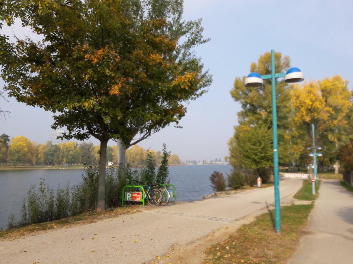 Bungalow At Lake Alte Donau Wenen Buitenkant foto
